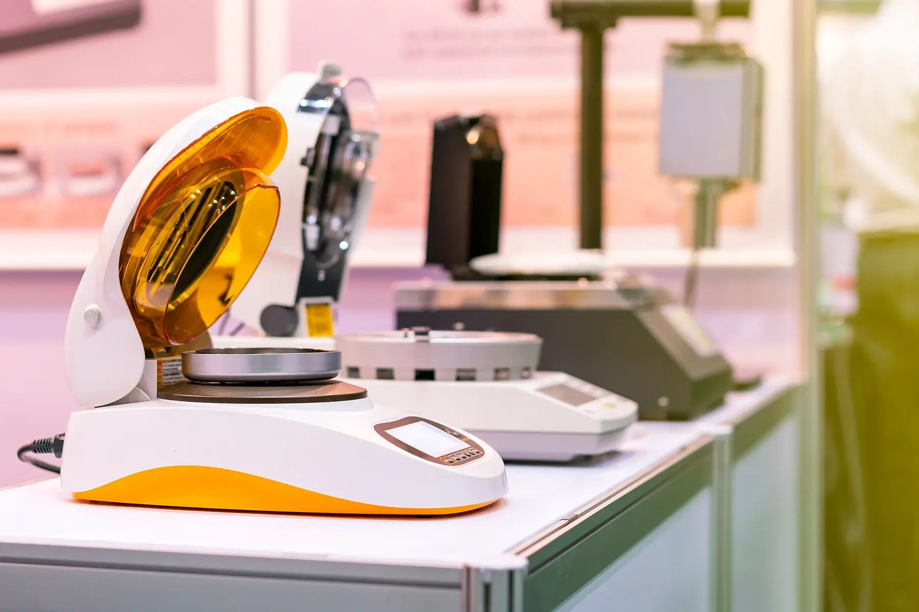 AdobeStock_248318842__Humidity__Large-Block